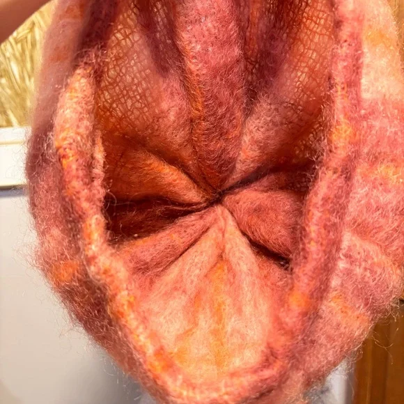 Vintage Handmade Creebridge Scottish Mohair/Wool Blend pink scarf and hat combo - Picture 7 of 7